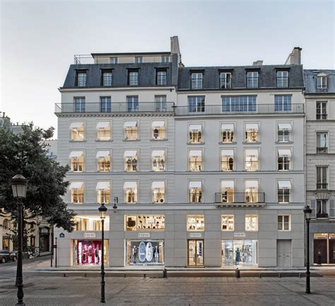 biggest dior store in the world